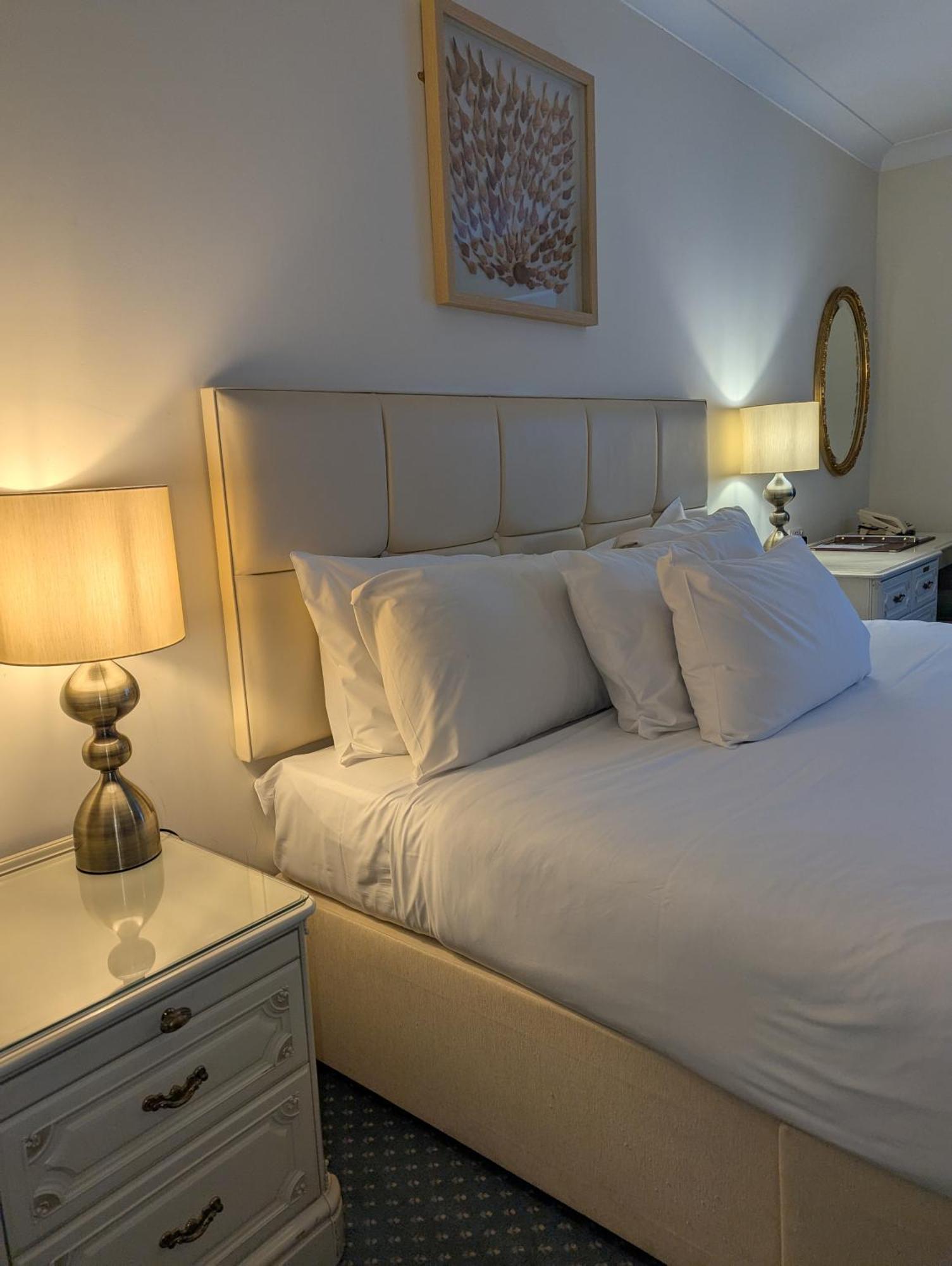 The Walnut Tree Hotel Бриджвота Экстерьер фото